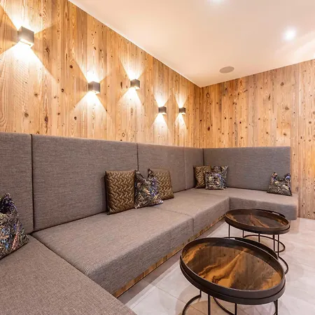 Apartment Modern With Balcony Fuegen