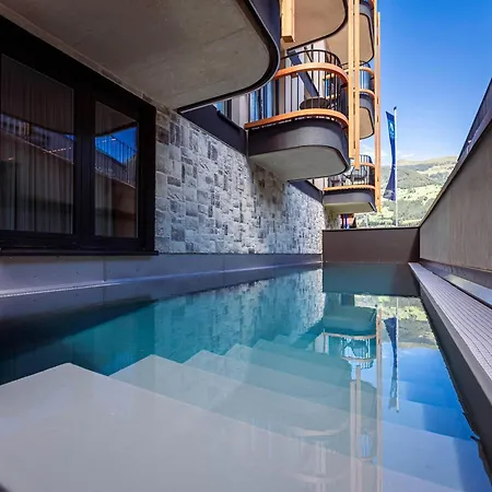 Apartment Modern With Balcony *