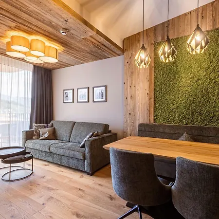 Modern With Balcony * Fuegen