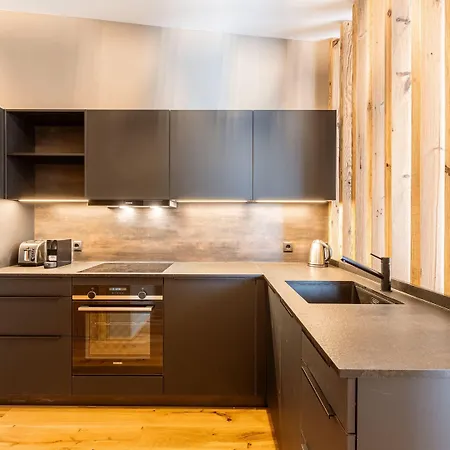 Apartment Modern With Balcony Fuegen