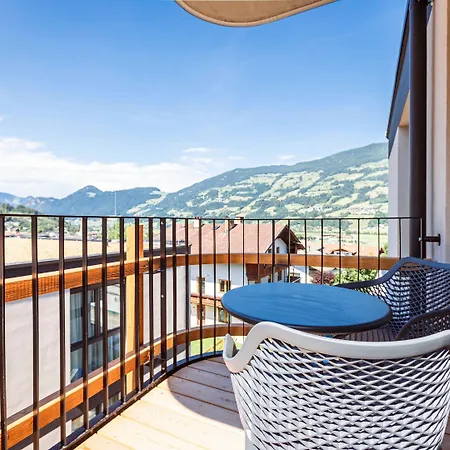 Modern With Balcony Apartment Fuegen